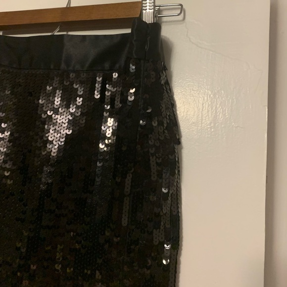 NWT-Express Design Studio Black Sequin Mini Skirt. Size 6. - Picture 7 of 13